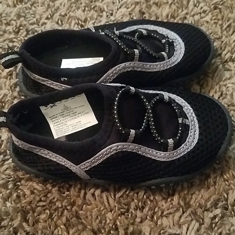 Old Navy water shoes